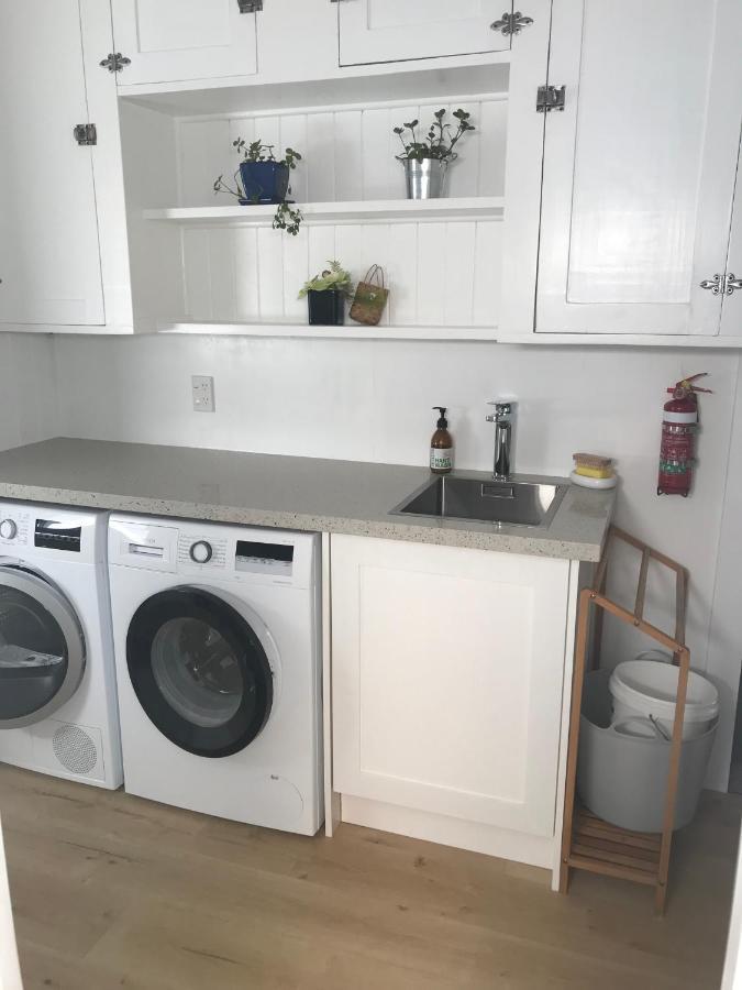 Serendipity Wharf Cottage Тайруа Экстерьер фото