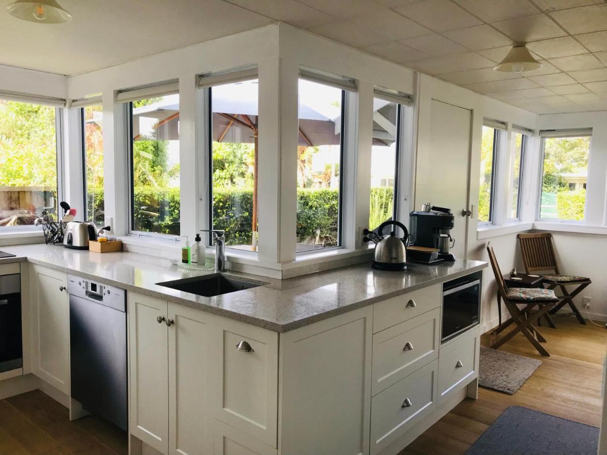 Serendipity Wharf Cottage Тайруа Экстерьер фото